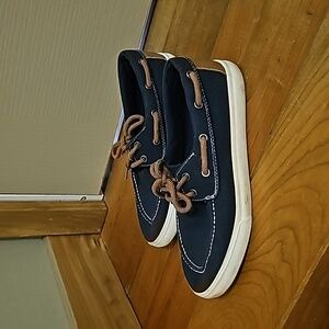 Kids Cat & Jack size 3 boat shoe loafers